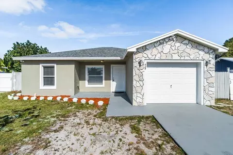 929 SE Forrest Park Dr, Stuart, FL 34994 photo 3