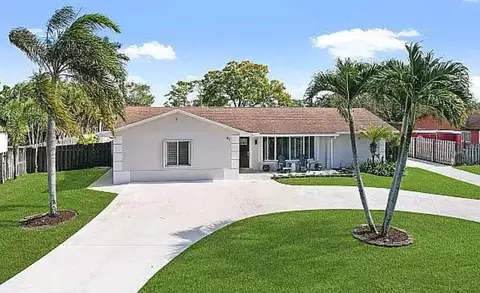 87 Cuyahoga Rd, Lake Worth, FL 33467