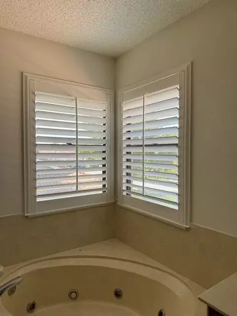 434 Apache Ln, Boca Raton, FL 33487 photo 4