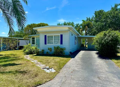 8290 E Club Rd, Boca Raton, FL 33433
