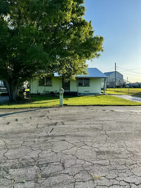 2708 W W Canal St N, Belle Glade, FL 33430