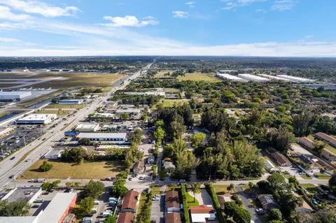 4592 Grove St, West Palm Beach, FL 33415