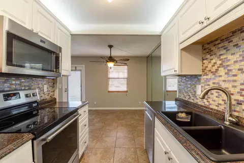 1078 Guildford #E, Boca Raton, FL 33434 photo 8