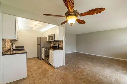 1078 Guildford #E, Boca Raton, FL 33434 photo 6