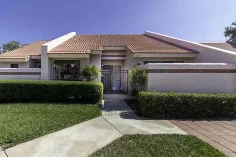 3307 SE La Prado Ct, Port Saint Lucie, FL 34952