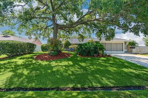 530 Atlantus Ter, Sebastian, FL 32958