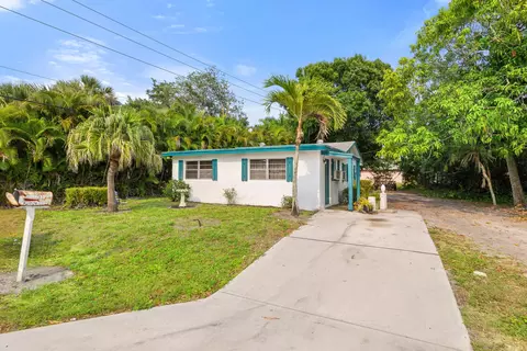 17746 Yancy Ave, Jupiter, FL 33458 photo 2
