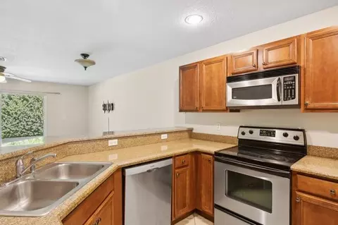 2799 SE Birmingham Dr, Stuart, FL 34994 photo 2