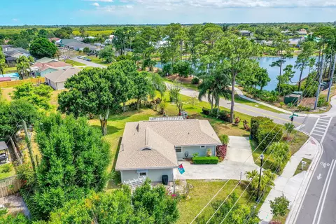 2411 SE Floresta Dr, Port Saint Lucie, FL 34984