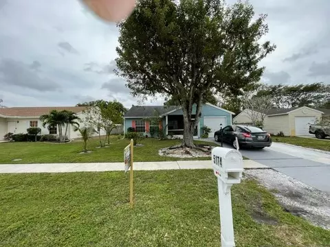 5174 S Canal Cir S, Lake Worth, FL 33467