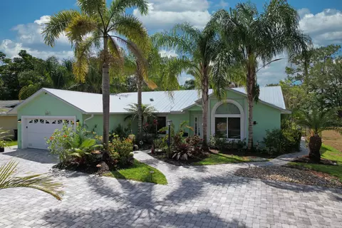 322 SE Majestic Ter, Port St Lucie, FL 34953