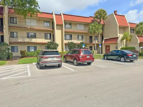 4483 Luxemburg Ct #201, Lake Worth, FL 33467