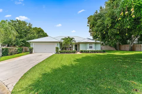 2084 NW 19th Dr, Stuart, FL 34994 photo 2
