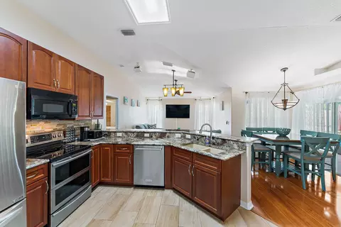 2084 NW 19th Dr, Stuart, FL 34994 photo 9