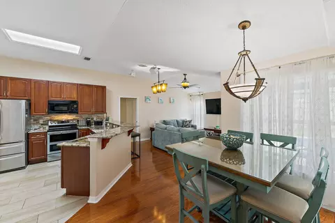 2084 NW 19th Dr, Stuart, FL 34994 photo 10