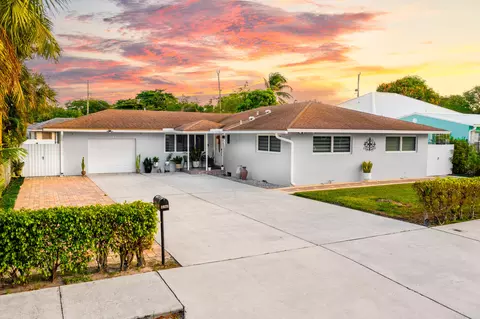 2128 Dock St, West Palm Beach, FL 33401