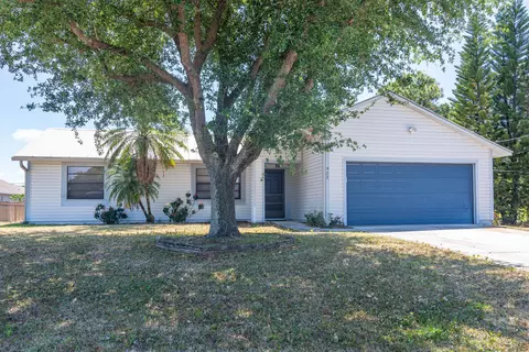 922 SW Dubois Ave, Port St Lucie, FL 34953