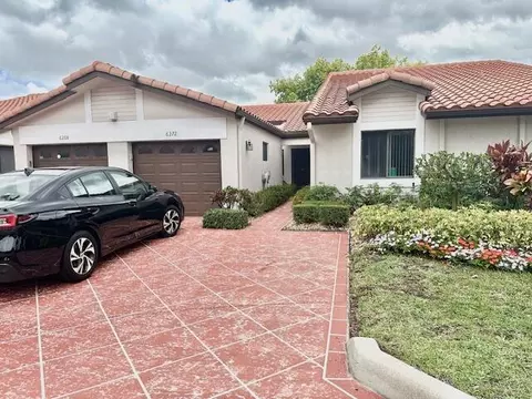 6272 Kings Gate Cir, Delray Beach, FL 33484