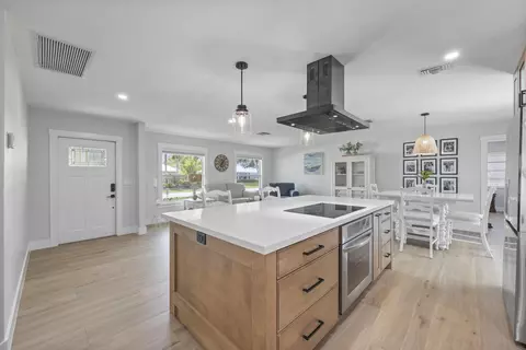 10 SE Splitrail Cir, Jupiter, FL 33469 photo 9