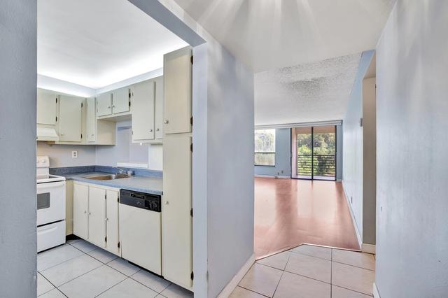 8050 W Mcnab Rd #310, Tamarac, FL 33321