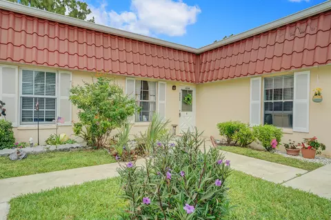 689 Marlboro Oval #B, Lake Worth, FL 33467