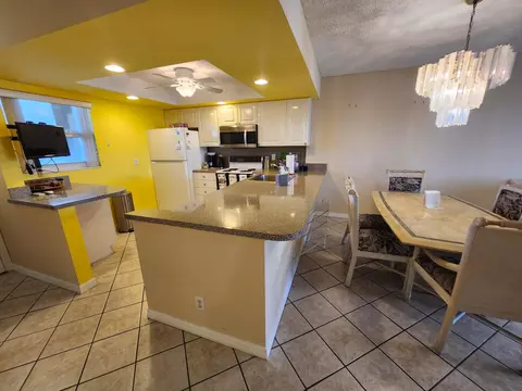 2600 NE 1st Ln #302, Boynton Beach, FL 33435