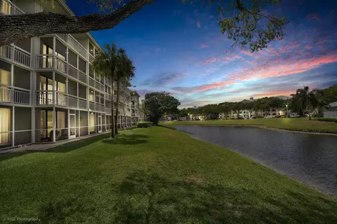 6205 Balboa Cir #206, Boca Raton, FL 33433