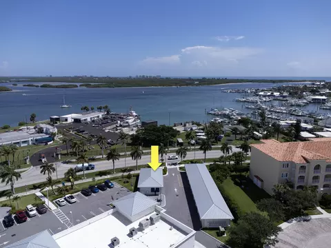 835 Seaway Dr #B2, Fort Pierce, FL 34949