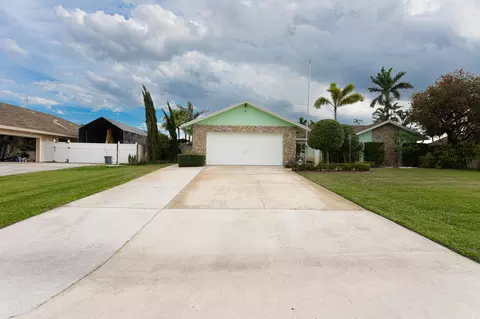 79 W Cypress Rd, Lake Worth, FL 33467