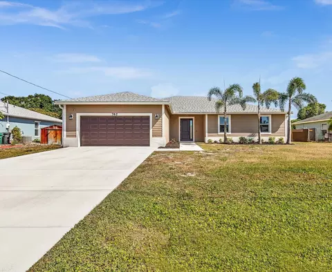 762 SE Atlantus Ave, Port St Lucie, FL 34953