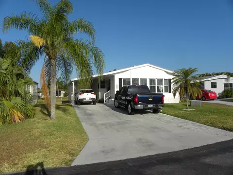 5571 Hemingway Ct #13, Fort Pierce, FL 34982