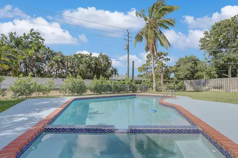 1054 NW 12th Ter, Stuart, FL 34994 photo 6