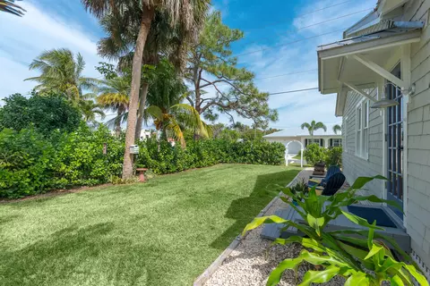 424 SE Alamanda Way, Stuart, FL 34996 photo 16