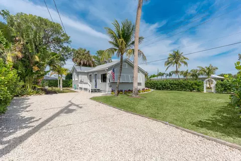 424 SE Alamanda Way, Stuart, FL 34996 photo 17