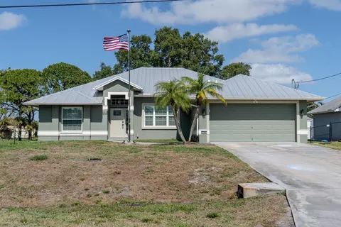 504 SE Nome Dr, Port St Lucie, FL 34953