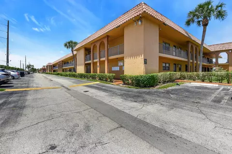 2021 W Woolbright Rd #G202, Boynton Beach, FL 33426