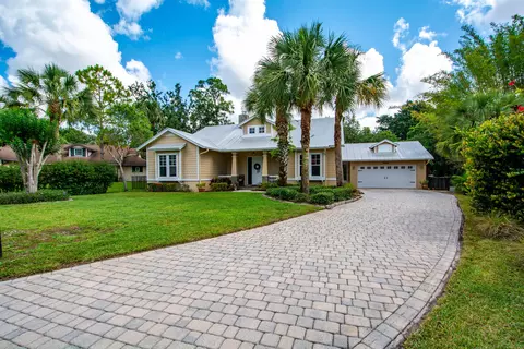 8313 SW Bent Oak Ct, Stuart, FL 34997 photo 2