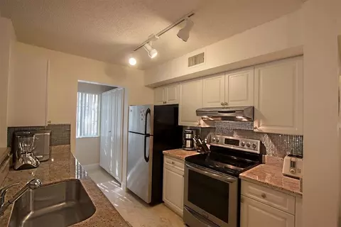 160 Yacht Club Way #212, Hypoluxo, FL 33462