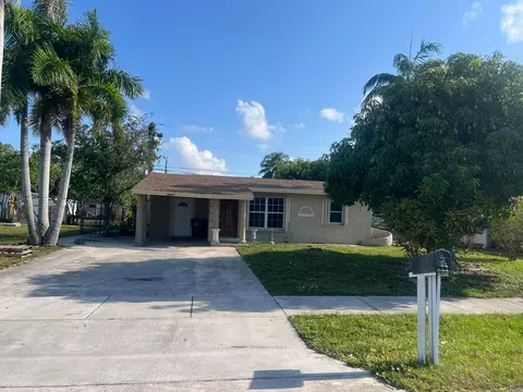 5683 S 38th Ct, Greenacres, FL 33463