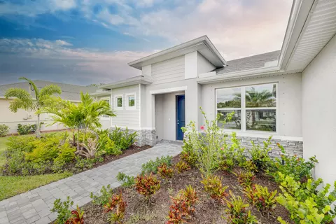 1102 SW Hunnicut Ave, Port Saint Lucie, FL 34953