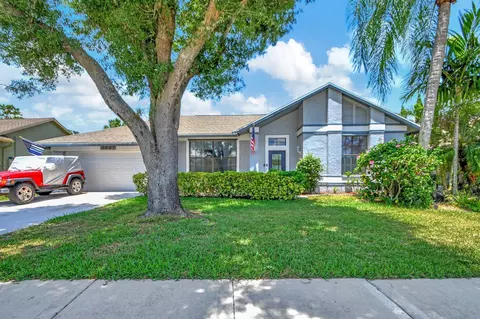 3667 Woods Walk Blvd, Lake Worth, FL 33467