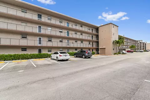725 Lori Dr #309, Palm Springs, FL 33461