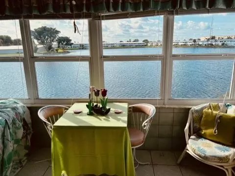 1112 Lake Ter #211, Boynton Beach, FL 33426