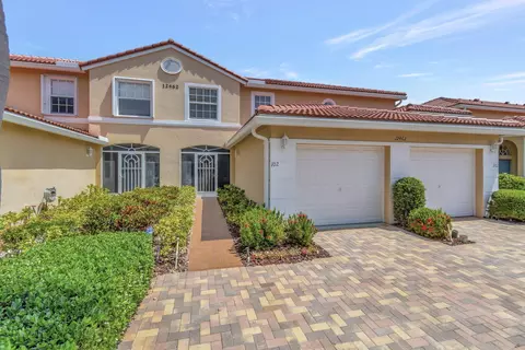 12462 Crystal Pointe Dr #102, Boynton Beach, FL 33437