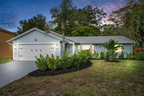 411 SW Namoit Pl, Port Saint Lucie, FL 34953