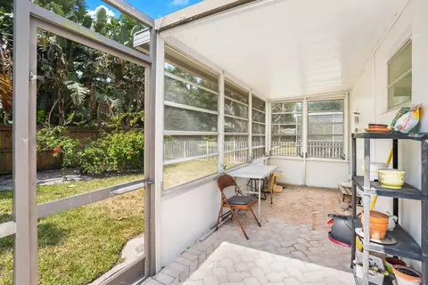 682 SW 3rd St SW, Boca Raton, FL 33486 photo 18