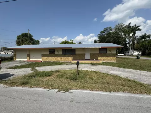 601 NW 7th St, Belle Glade, FL 33430