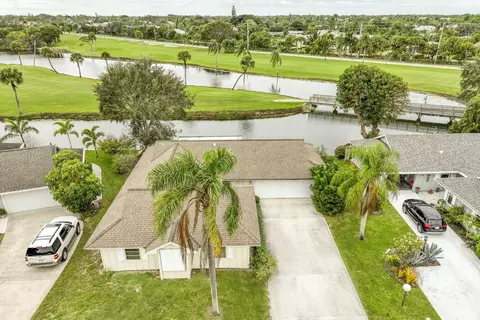 5635 SE Miles Grant Rd, Stuart, FL 34997 photo 3