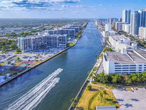 3800 S Ocean Dr #1021, Hollywood, FL 33019