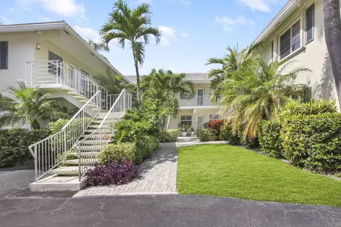 100 Venetian Dr #4, Delray Beach, FL 33483